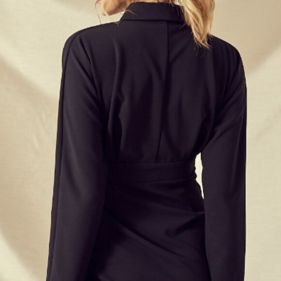 Cleavage Cutout Dress - Picture 4 of 7